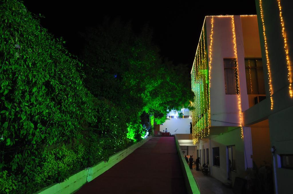 Hotel Maruti Mandapam Jabalpur Dış mekan fotoğraf