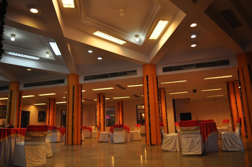 Hotel Maruti Mandapam Jabalpur Dış mekan fotoğraf
